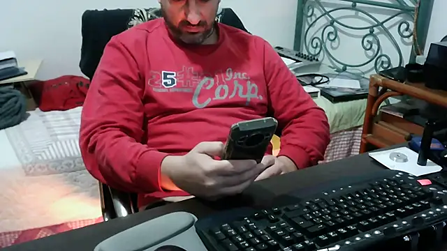 Snapshot of Italian_dark_desire chatting on January 2026 11:02:02 AM Italian dark desire online show from January 2026 11:02:02 AM