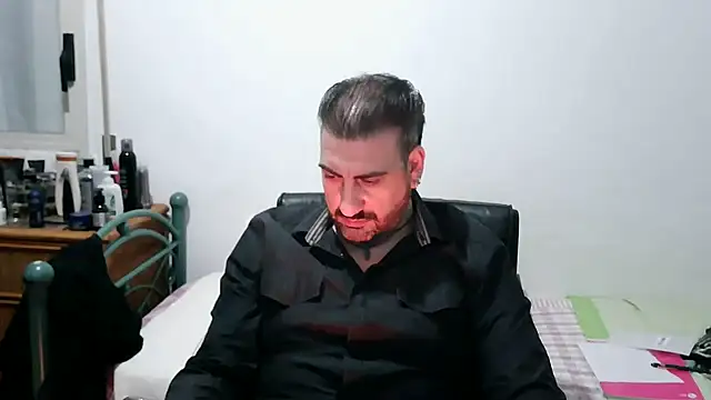 Snapshot of Italian_dark_desire chatting on February 2026 08:56:01 PM Italian dark desire online show from February 2026 08:56:01 PM