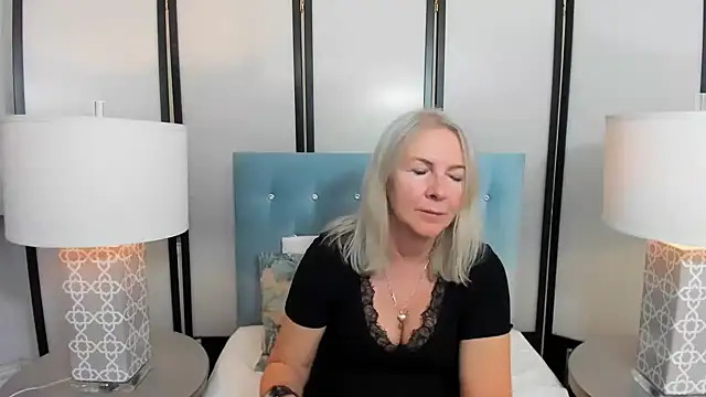 EricaTop online show from October 2025 06:05:01 PM