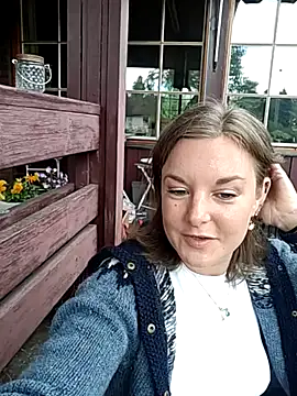 SwedishJennifer online show from June 2026 01:32:02 PM