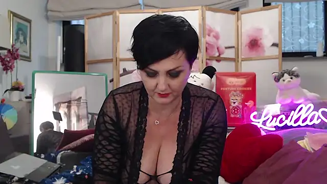 lucillabollente online show from September 2025 04:20:01 PM