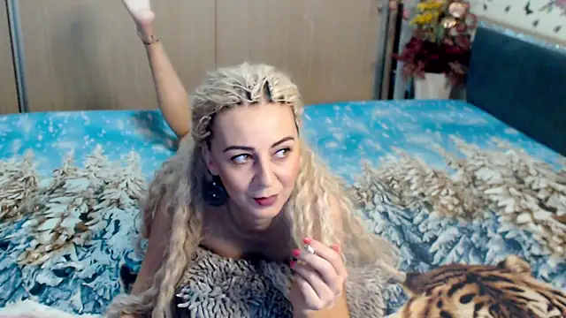 Snapshot of MirabelaSweet chatting on March 2025 09:30:01 AM MirabelaSweet online show from March 2025 09:30:01 AM