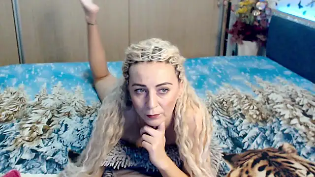 Snapshot of MirabelaSweet chatting on March 2025 06:40:01 AM MirabelaSweet online show from March 2025 06:40:01 AM