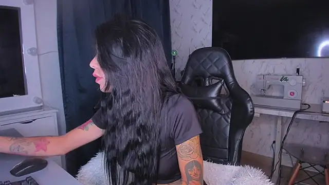 Lisegg  online show from January 2025 09:32:01 PM