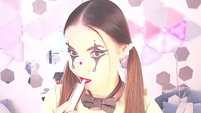 LexiKiss online show from November 2025 05:42:01 PM