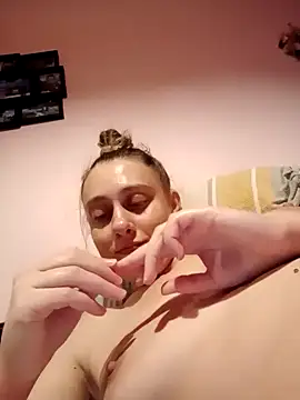 Snapshot of SexyAmanda32 chatting on December 2024 07:11:01 PM SexyAmanda32 online show from December 2024 07:11:01 PM