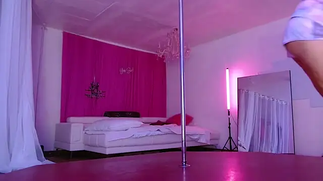 Snapshot of Sweet-Ginger chatting on October 2025 09:33:01 PM Sweet-Ginger online show from October 2025 09:33:01 PM