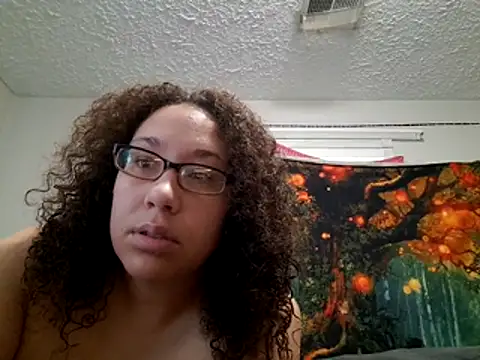 Snapshot of Theplayfulbbw chatting on July 2026 04:31:02 PM Theplayfulbbw online show from July 2026 04:31:02 PM