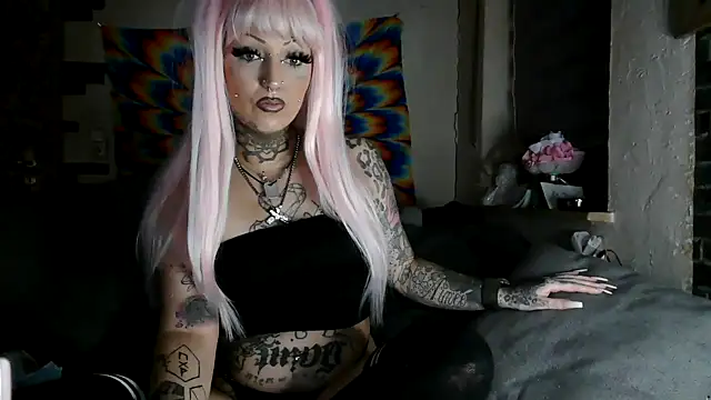 Snapshot of RoxxyInk chatting on January 2025 11:10:01 PM RoxxyInk online show from January 2025 11:10:01 PM