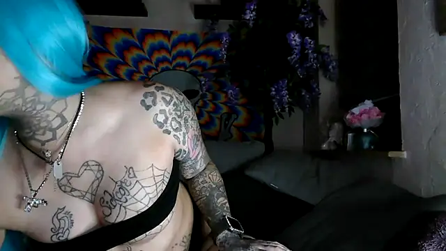 Snapshot of RoxxyInk chatting on February 2025 10:43:02 PM RoxxyInk online show from February 2025 10:43:02 PM