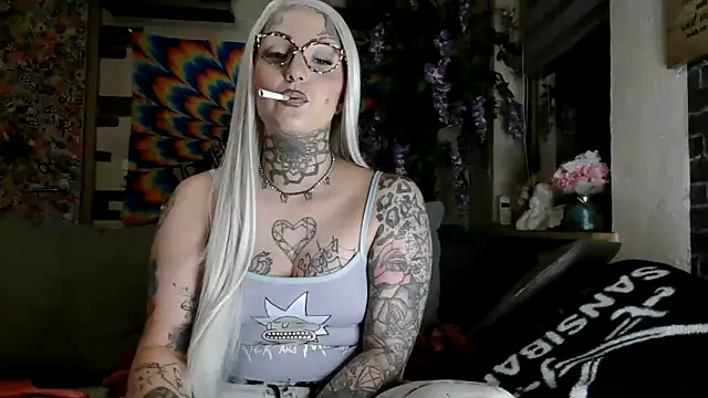 Snapshot of RoxxyInk chatting on September 2025 10:15:02 PM RoxxyInk online show from September 2025 10:15:02 PM