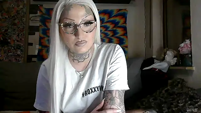 Snapshot of RoxxyInk chatting on January 2026 01:41:02 AM RoxxyInk online show from January 2026 01:41:02 AM