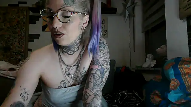 RoxxyInk online show from May 2026 01:11:02 AM