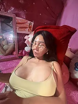 Snapshot of sweetieme chatting on March 2025 10:18:02 AM sweetieme online show from March 2025 10:18:02 AM