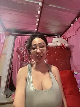 Snapshot of sweetieme chatting on March 2025 10:22:02 AM sweetieme online show from March 2025 10:22:02 AM