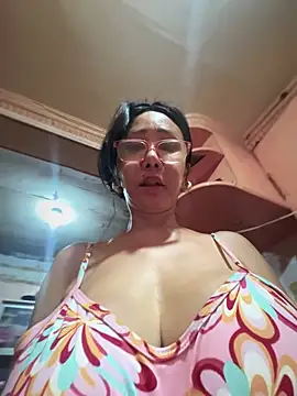 Snapshot of sweetieme chatting on March 2025 04:08:02 AM sweetieme online show from March 2025 04:08:02 AM