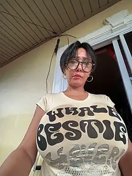 Snapshot of sweetieme chatting on October 2025 12:11:02 AM sweetieme online show from October 2025 12:11:02 AM