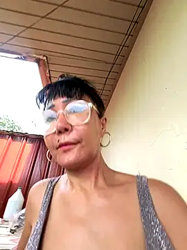 Snapshot of sweetieme chatting on October 2025 02:14:02 AM sweetieme online show from October 2025 02:14:02 AM