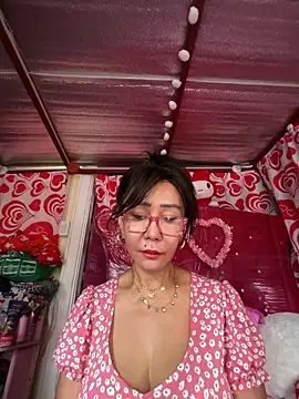 Snapshot of sweetieme chatting on March 2026 03:32:01 AM sweetieme online show from March 2026 03:32:01 AM