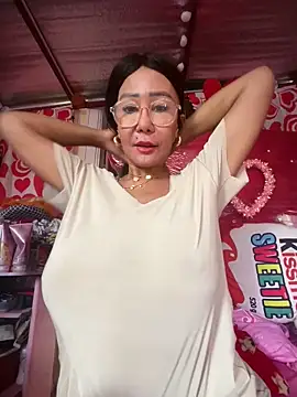 Snapshot of sweetieme chatting on April 2026 02:17:02 AM sweetieme online show from April 2026 02:17:02 AM