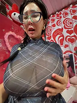 Snapshot of sweetieme chatting on April 2026 02:33:01 PM sweetieme online show from April 2026 02:33:01 PM