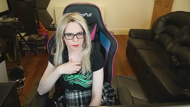 Snapshot of KelseyCobalt chatting on December 2024 01:34:02 AM KelseyCobalt online show from December 2024 01:34:02 AM