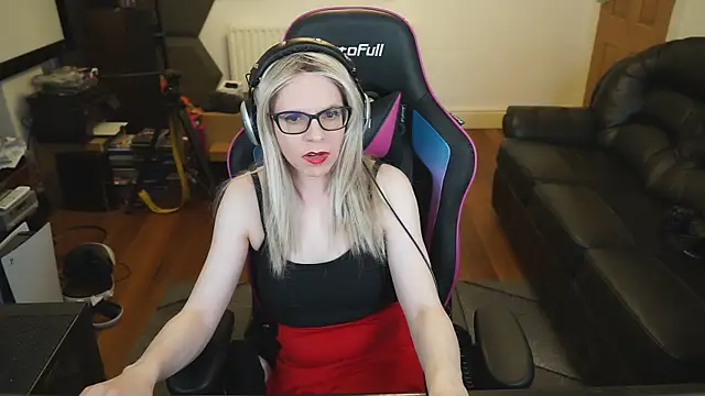 Snapshot of KelseyCobalt chatting on December 2024 11:39:01 PM KelseyCobalt online show from December 2024 11:39:01 PM