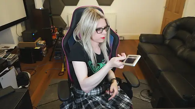 Snapshot of KelseyCobalt chatting on January 2025 10:49:02 PM KelseyCobalt online show from January 2025 10:49:02 PM