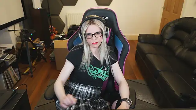 Snapshot of KelseyCobalt chatting on February 2025 10:22:02 PM KelseyCobalt online show from February 2025 10:22:02 PM