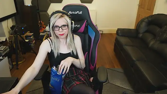 Snapshot of KelseyCobalt chatting on February 2025 11:58:02 PM KelseyCobalt online show from February 2025 11:58:02 PM