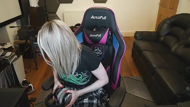 Snapshot of KelseyCobalt chatting on March 2025 09:59:01 PM KelseyCobalt online show from March 2025 09:59:01 PM