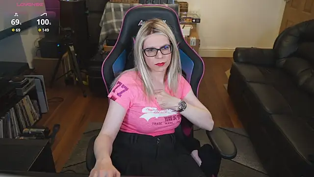 Snapshot of KelseyCobalt chatting on October 2025 06:21:01 PM KelseyCobalt online show from October 2025 06:21:01 PM