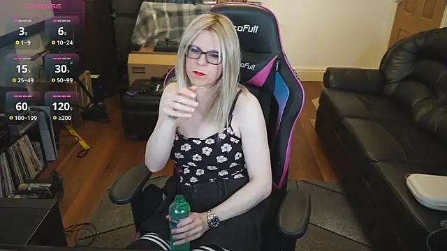 Snapshot of KelseyCobalt chatting on November 2025 10:09:02 PM KelseyCobalt online show from November 2025 10:09:02 PM