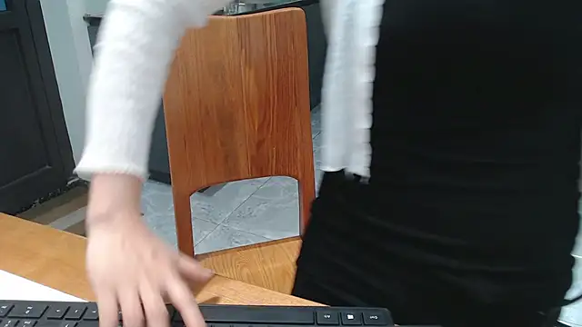 Hanako love online show from December 2025 04:10:02 AM