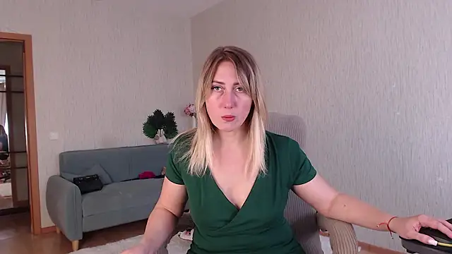 Snapshot of MilenochcaDiamond chatting on February 2026 01:07:01 PM MilenochcaDiamond online show from February 2026 01:07:01 PM