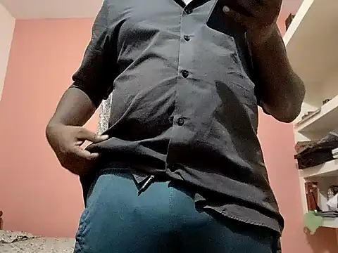 Snapshot of Aneesh007m chatting on October 2025 05:13:01 AM Aneesh007m online show from October 2025 05:13:01 AM