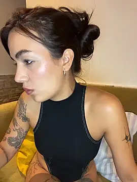 Snapshot of sralalo chatting on February 2026 02:37:01 AM sralalo online show from February 2026 02:37:01 AM