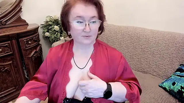 leiamillersonn online show from September 2025 05:48:01 PM