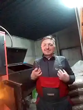 Snapshot of Pokaz2020 chatting on February 2026 02:40:01 AM Pokaz2020 online show from February 2026 02:40:01 AM