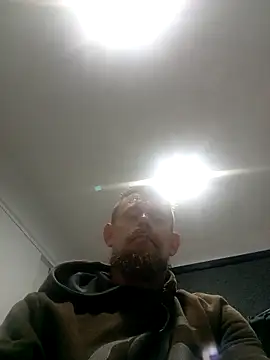 Snapshot of Skody31 chatting on November 2025 04:17:01 PM Skody31 online show from November 2025 04:17:01 PM