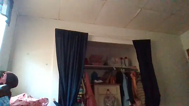 starlight1983 online show from July 2026 02:15:01 PM