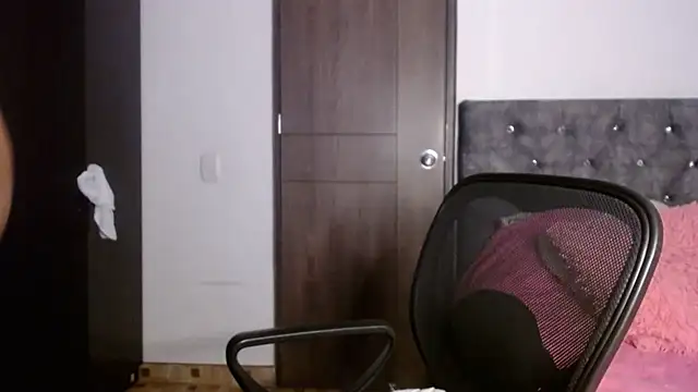 Snapshot of ZAHI_WILLX chatting on January 2026 10:35:01 PM ZAHI WILLX online show from January 2026 10:35:01 PM