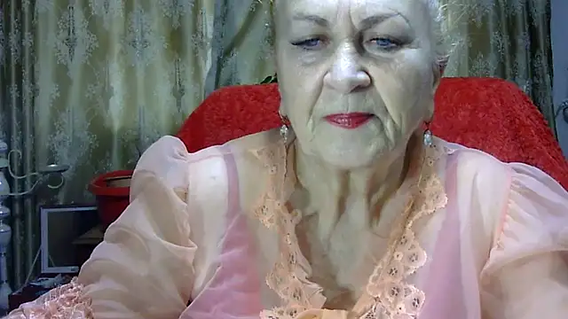 Emma52610 online show from December 2024 11:18:02 AM