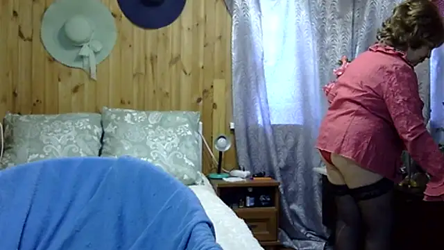 Emma52610 online show from June 2026 11:25:01 AM