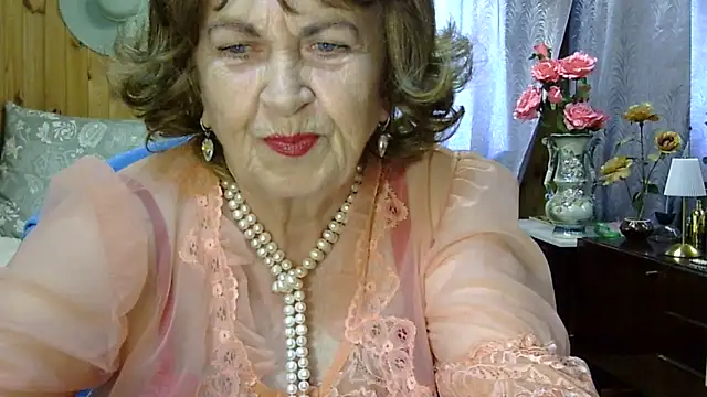 Emma52610 online show from July 2026 06:04:02 AM