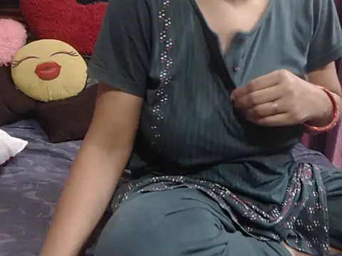 Snapshot of prettyindiandoll chatting on May 2026 03:56:01 AM prettyindiandoll online show from May 2026 03:56:01 AM