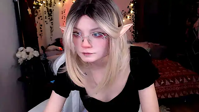 MissToree online show from December 2024 08:03:02 PM