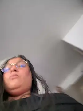 Snapshot of DannaaMeliza chatting on March 2025 09:49:02 AM DannaaMeliza online show from March 2025 09:49:02 AM