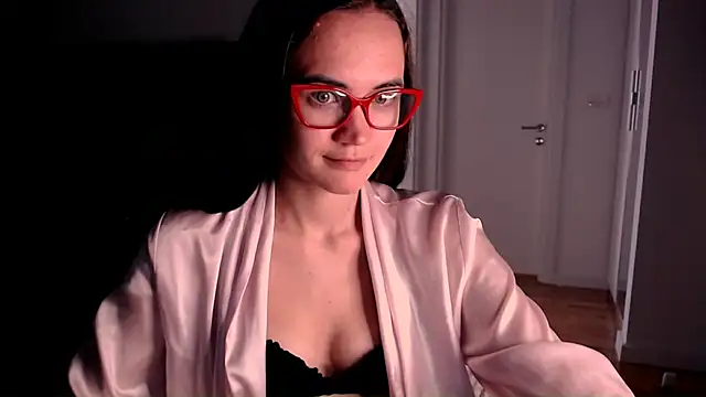 EvelynGG online show from May 2026 01:50:02 PM