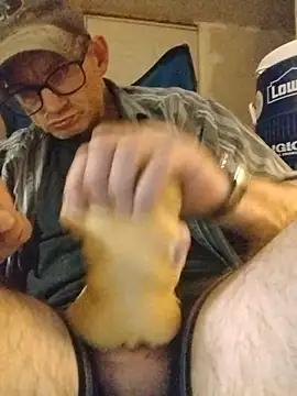 ROBERT0516 online show from October 2025 03:32:01 AM